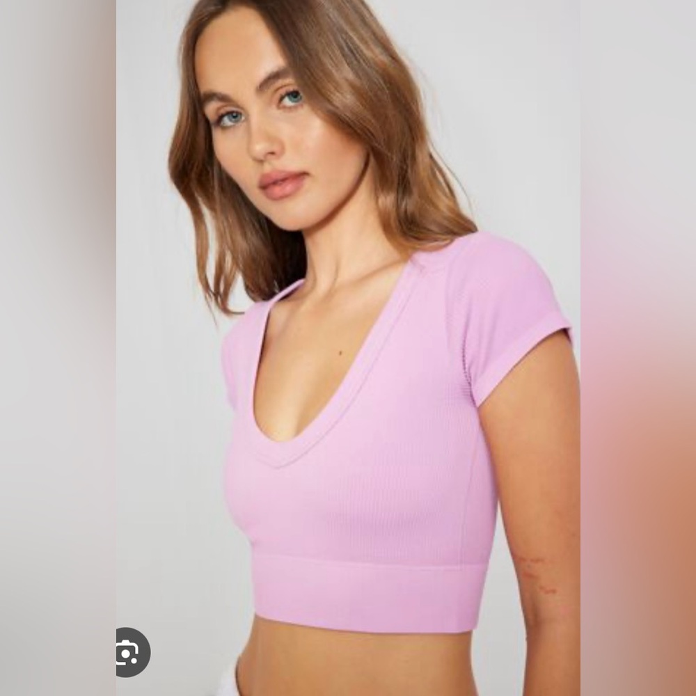 NWT Garage Sonia Seamless Plunge Tee